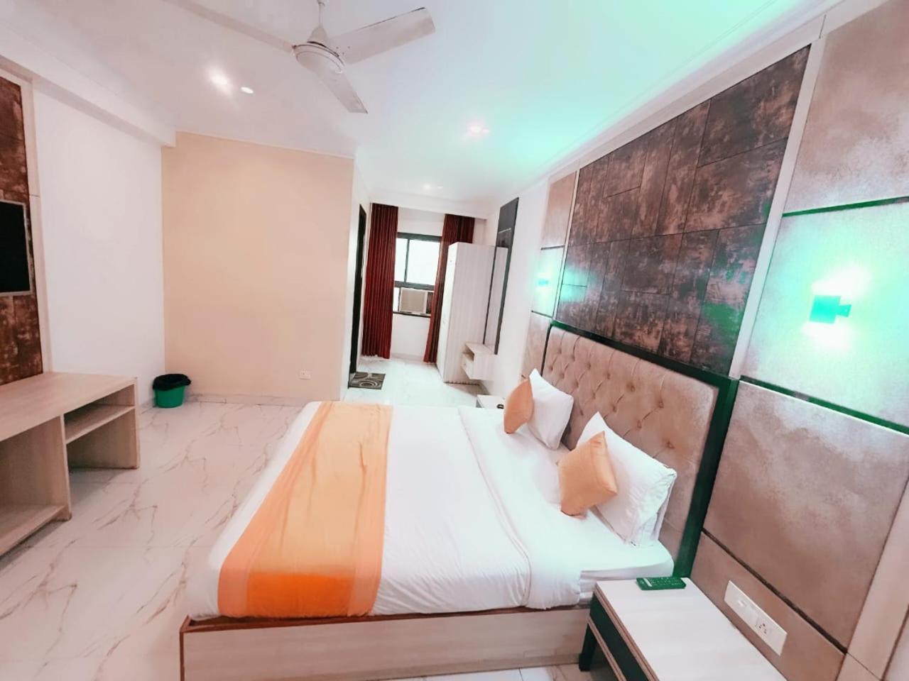 Hotel The Almora By Rs Global Near By Delhi International Airport With - Free Airport Drop New Delhi Extérieur photo