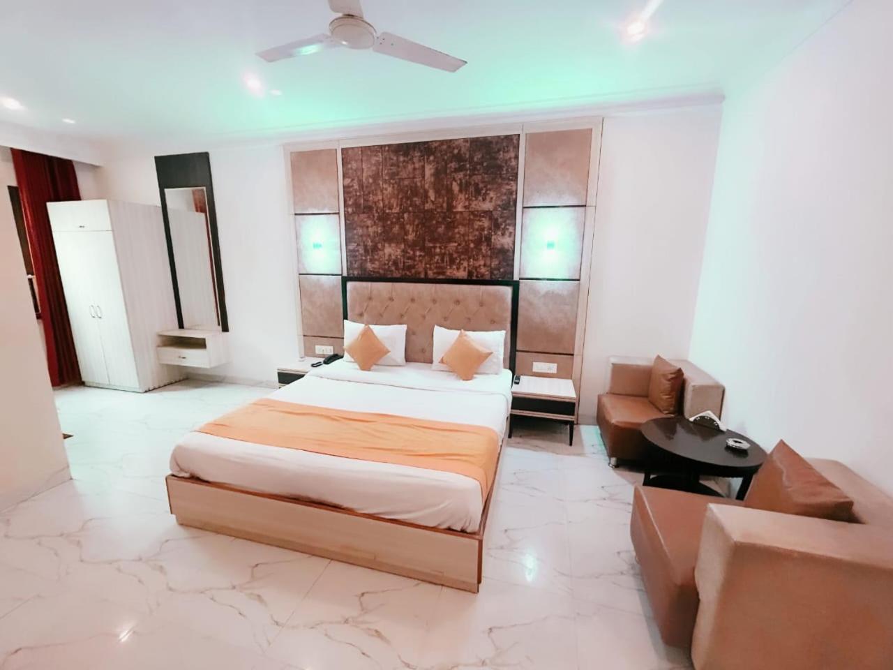 Hotel The Almora By Rs Global Near By Delhi International Airport With - Free Airport Drop New Delhi Extérieur photo