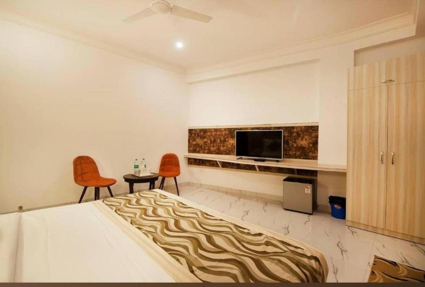 Hotel The Almora By Rs Global Near By Delhi International Airport With - Free Airport Drop New Delhi Extérieur photo