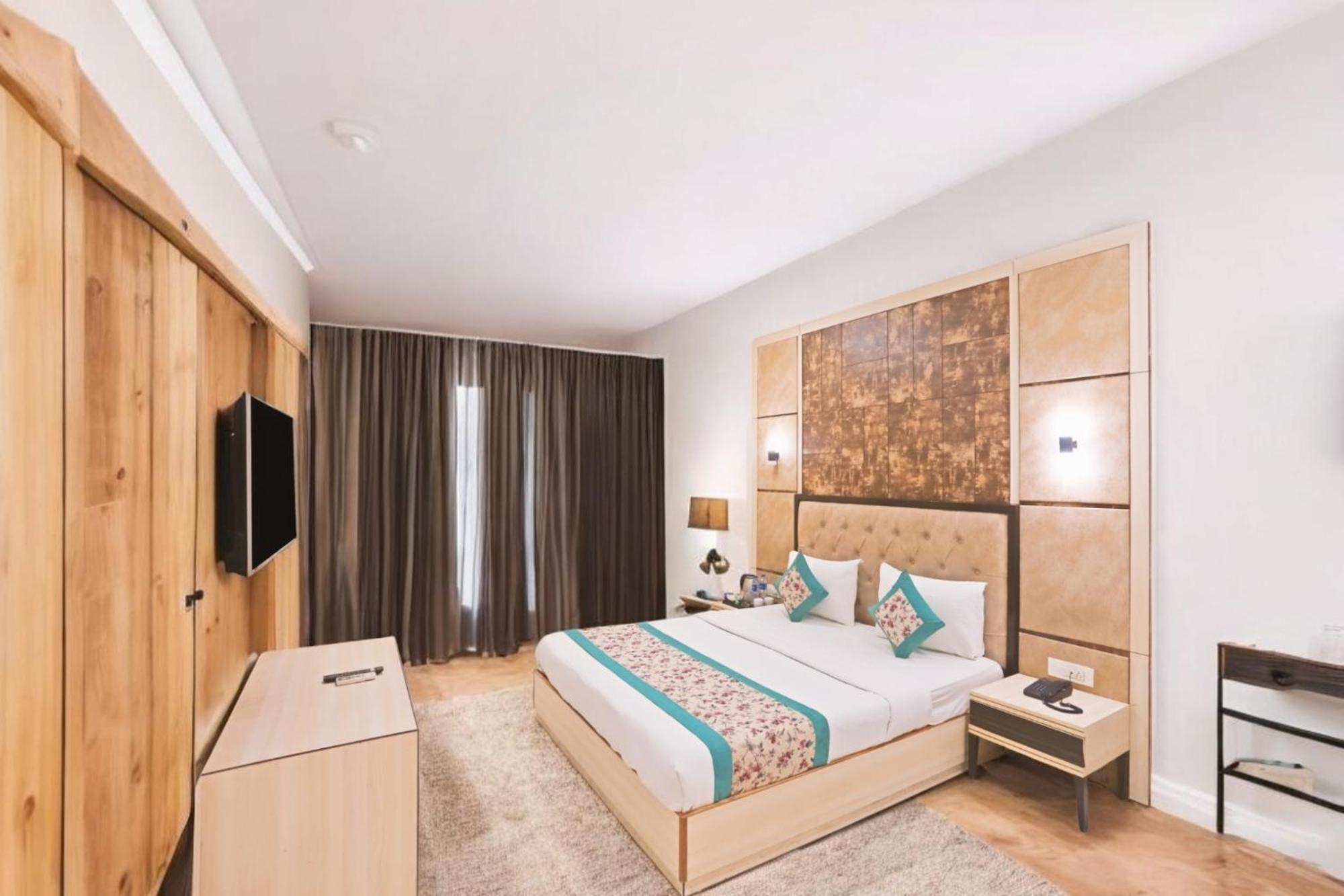 Hotel The Almora By Rs Global Near By Delhi International Airport With - Free Airport Drop New Delhi Extérieur photo