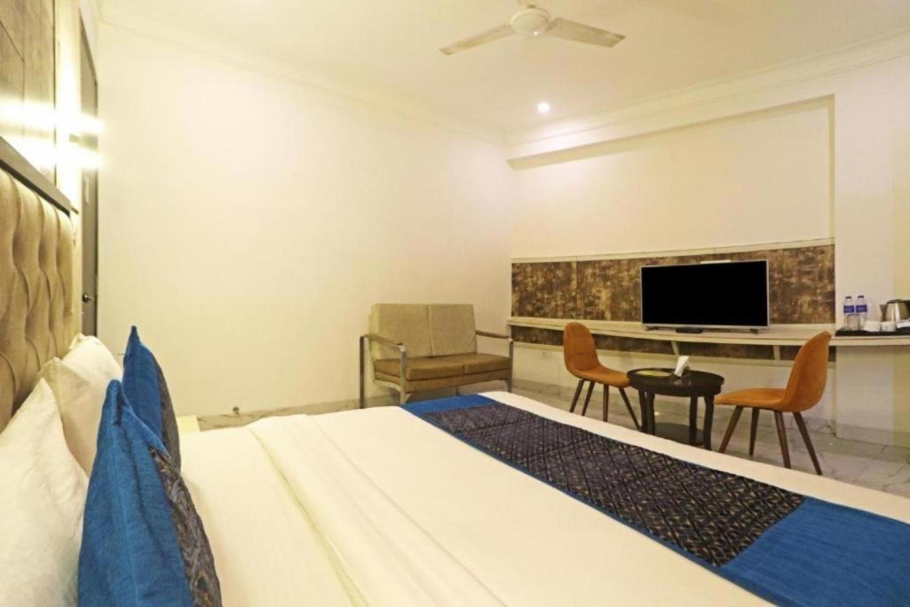 Hotel The Almora By Rs Global Near By Delhi International Airport With - Free Airport Drop New Delhi Extérieur photo