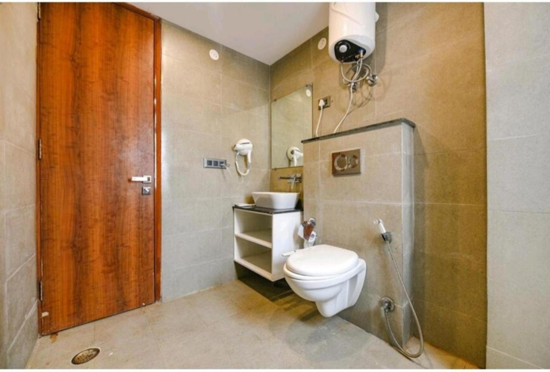 Hotel The Almora By Rs Global Near By Delhi International Airport With - Free Airport Drop New Delhi Extérieur photo