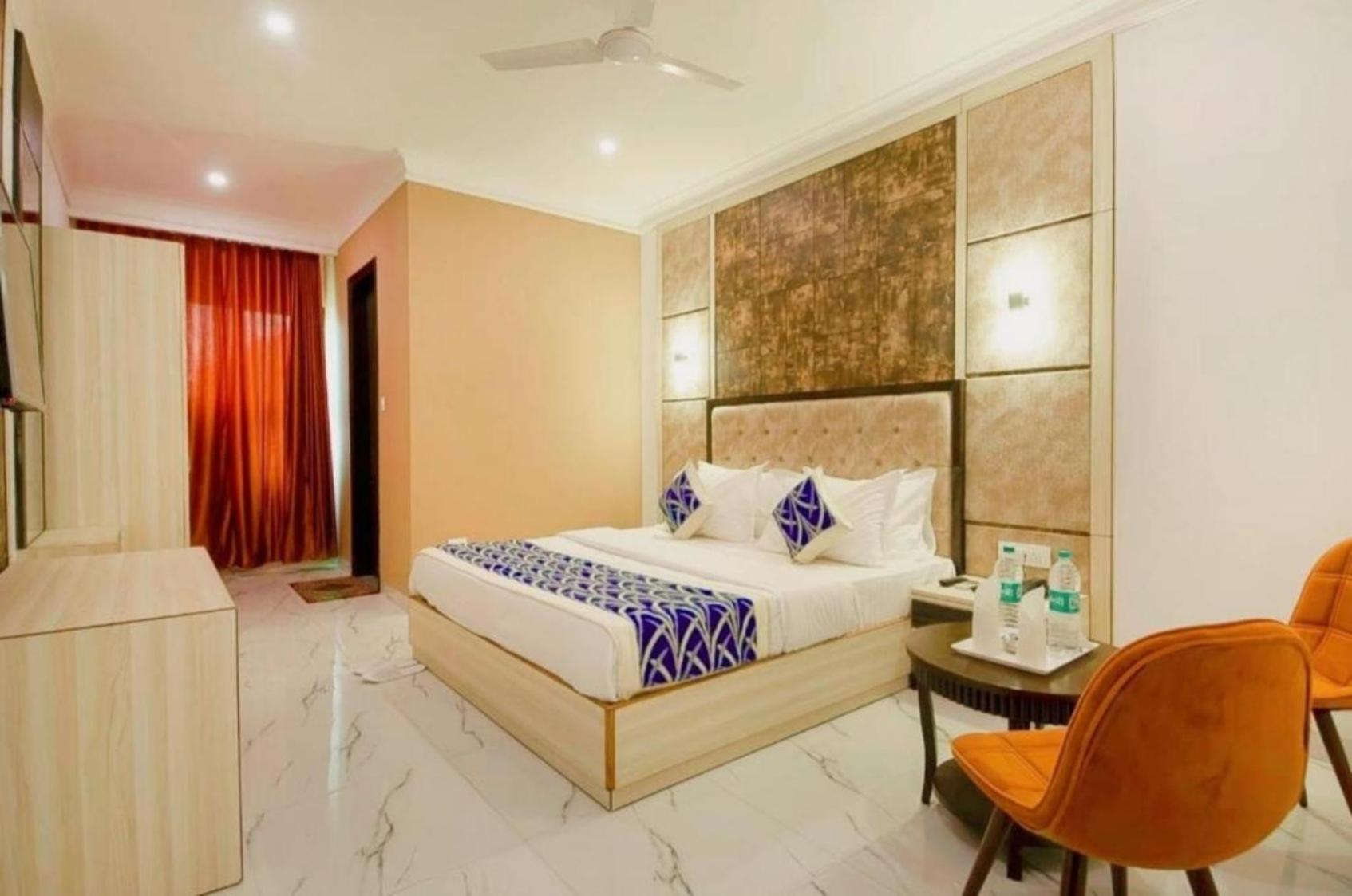 Hotel The Almora By Rs Global Near By Delhi International Airport With - Free Airport Drop New Delhi Extérieur photo